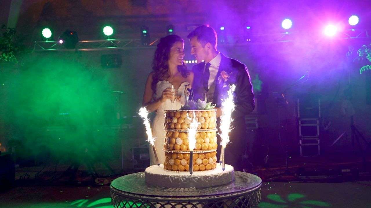 Wedding cake et feux de Bengale